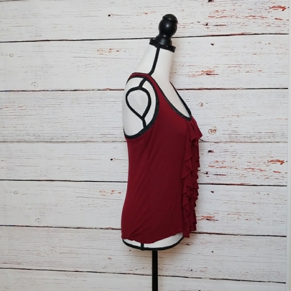 GUESS // burgundy ruffle tank sparkly detail - Picture 5 of 8